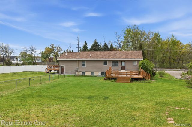 4915 E M 36, Hamburg Township, MI 48169
