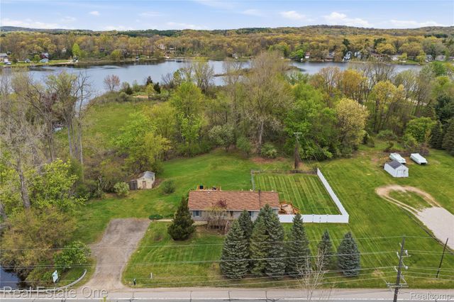 4915 E M 36, Hamburg Township, MI 48169