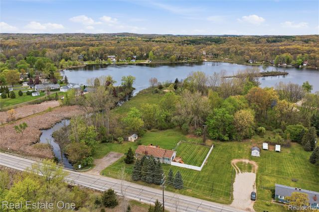 4915 E M 36, Hamburg Township, MI 48169