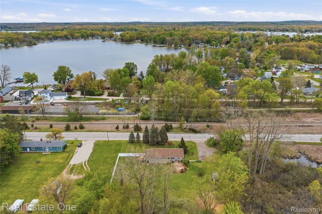 4915 E M 36, Hamburg Township, MI 48169