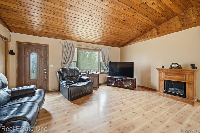 4915 E M 36, Hamburg Township, MI 48169