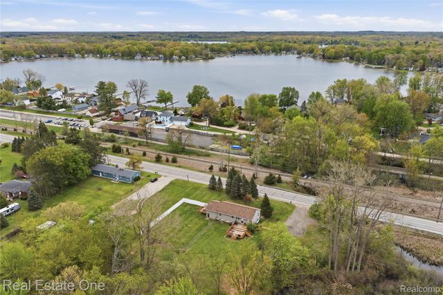 4915 E M 36, Hamburg Township, MI 48169