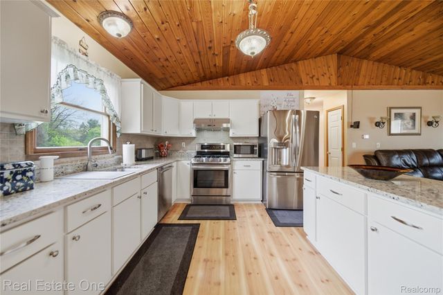 4915 E M 36, Hamburg Township, MI 48169
