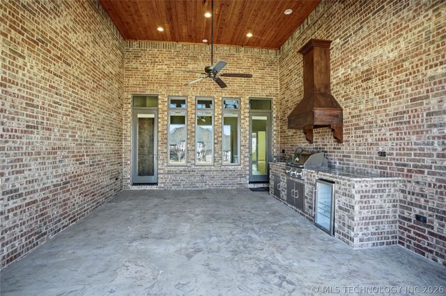 17743 E Red Hawk Road, Owasso, OK 74055