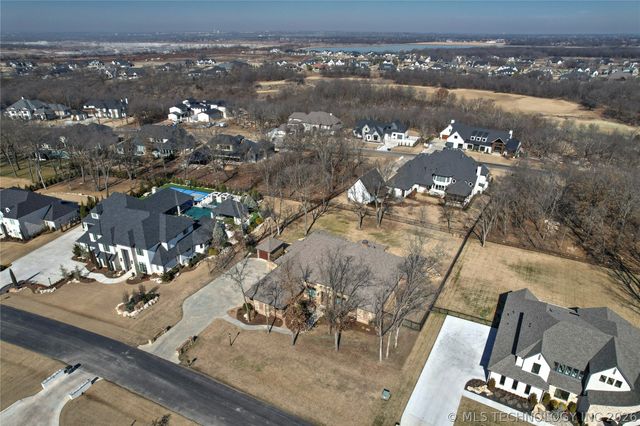 17743 E Red Hawk Road, Owasso, OK 74055