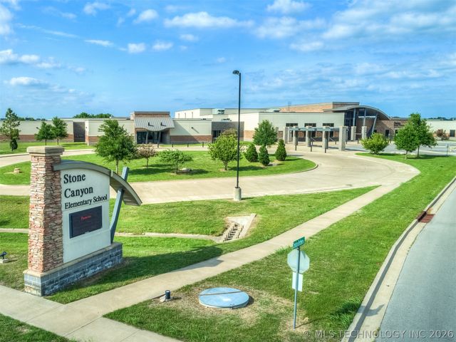 17743 E Red Hawk Road, Owasso, OK 74055