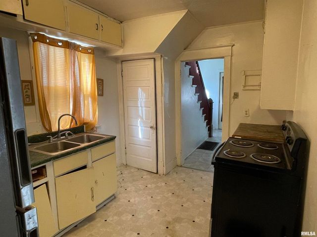 3116 11TH Avenue C, Moline, IL 61265