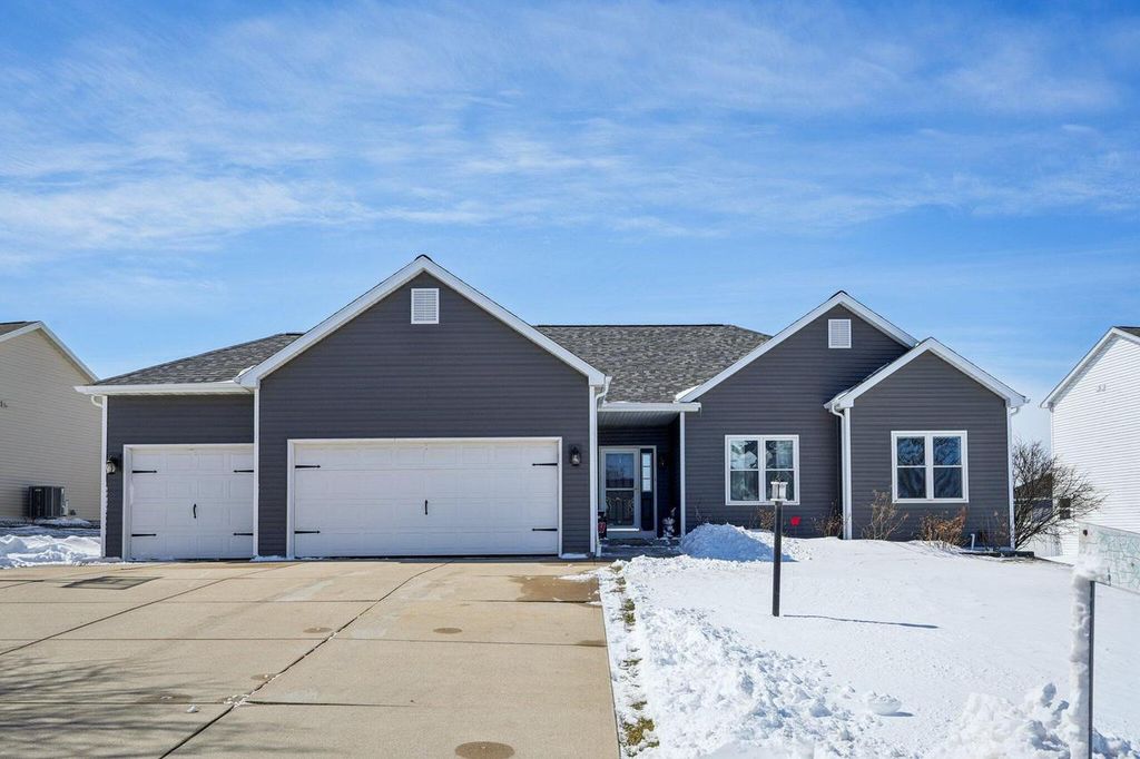 N8333 Whippoorwill ROAD, Ixonia, WI 53036