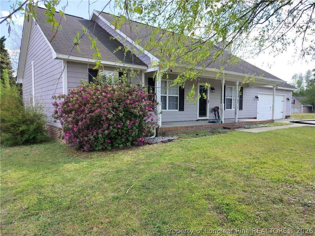 103 Kingsberry Court, Raeford, NC 28376