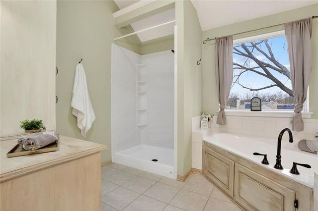 1814 NW 56th Court, Kansas City, MO 64151