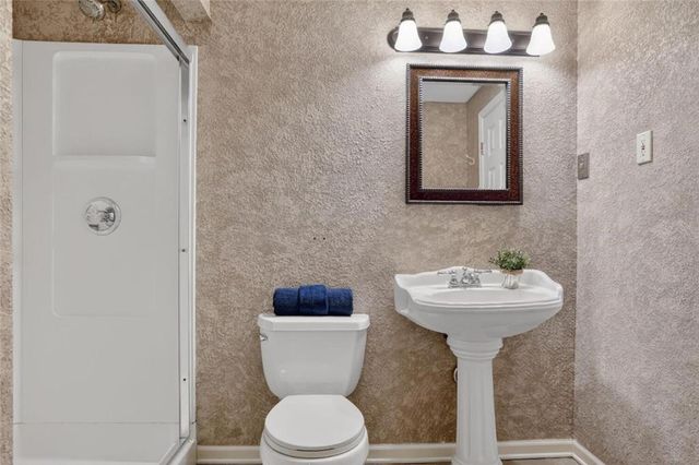 1814 NW 56th Court, Kansas City, MO 64151