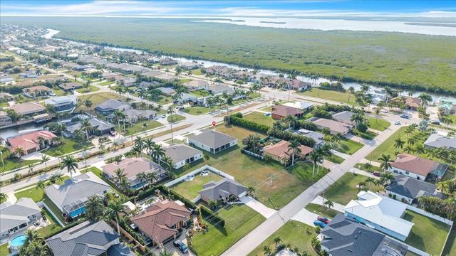 2833 GLEASON PARKWAY, Cape Coral, FL 33914