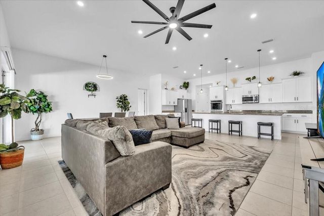 2833 GLEASON PARKWAY, Cape Coral, FL 33914