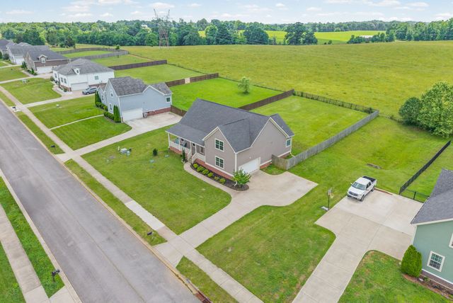 1010 Tulip Dr, Ashland City, TN 37015