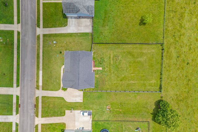 1010 Tulip Dr, Ashland City, TN 37015