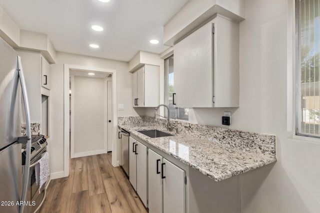 3242 E CAMELBACK Road 106, Phoenix, AZ 85018