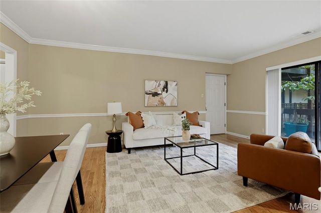 250 S Brentwood Boulevard 1B, Clayton, MO 63105