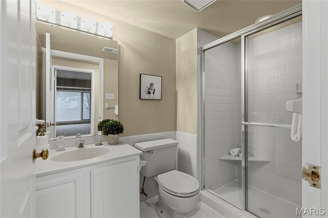 250 S Brentwood Boulevard 1B, Clayton, MO 63105