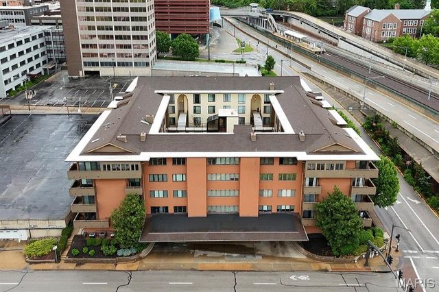 250 S Brentwood Boulevard 1B, Clayton, MO 63105