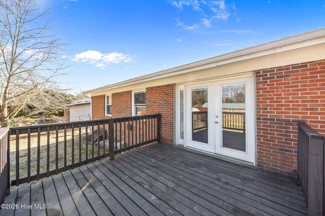 29 Berkshire Drive, Jacksonville, NC 28546