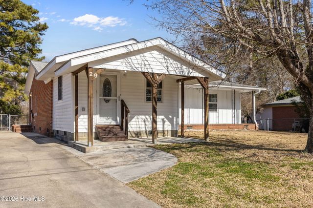 29 Berkshire Drive, Jacksonville, NC 28546