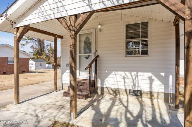 29 Berkshire Drive, Jacksonville, NC 28546