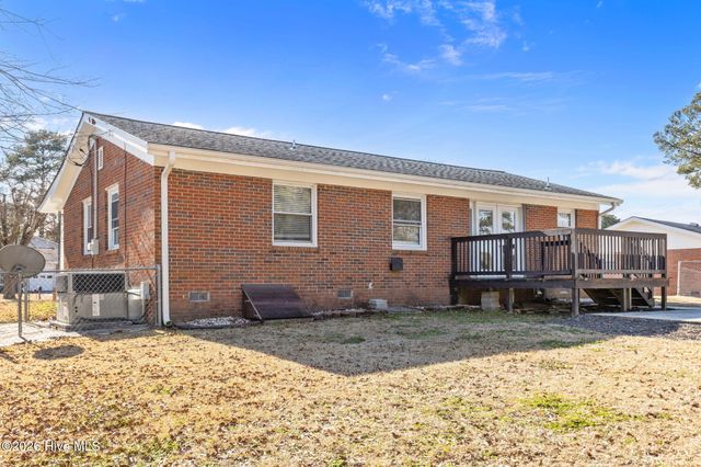 29 Berkshire Drive, Jacksonville, NC 28546