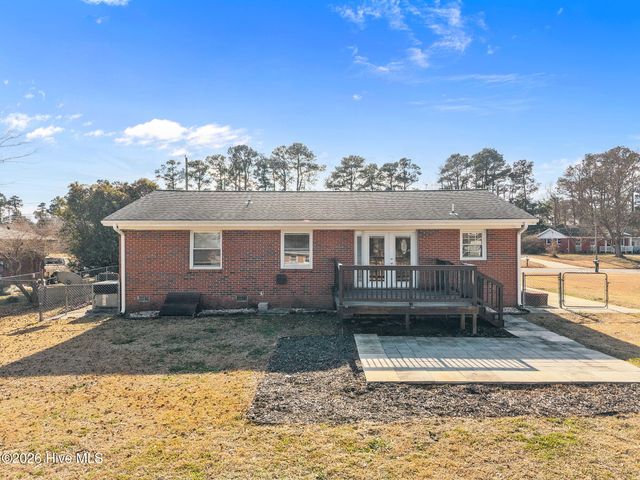 29 Berkshire Drive, Jacksonville, NC 28546