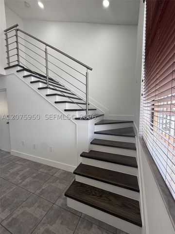 2775 W 61st Pl 202, Hialeah, FL 33016