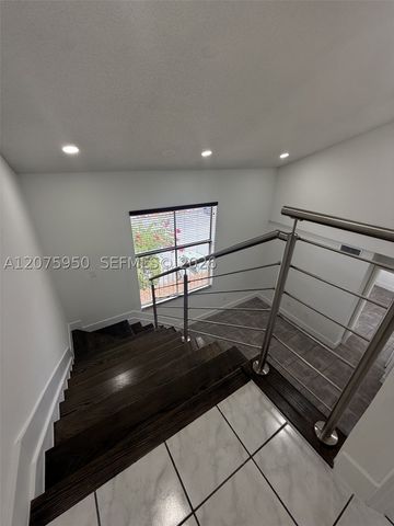 2775 W 61st Pl 202, Hialeah, FL 33016
