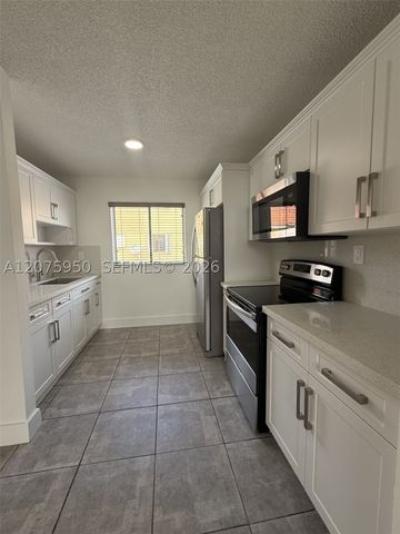 2775 W 61st Pl 202, Hialeah, FL 33016