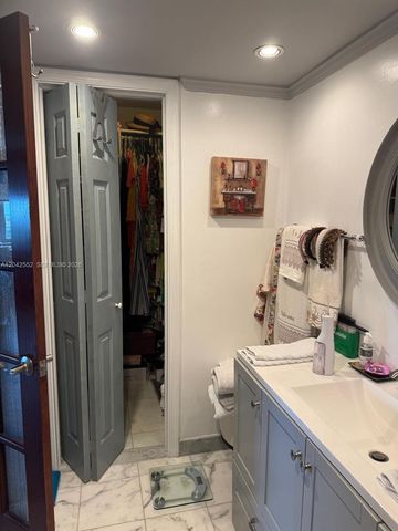5200 N Ocean Blvd 1012B, Lauderdale By The Sea, FL 33308
