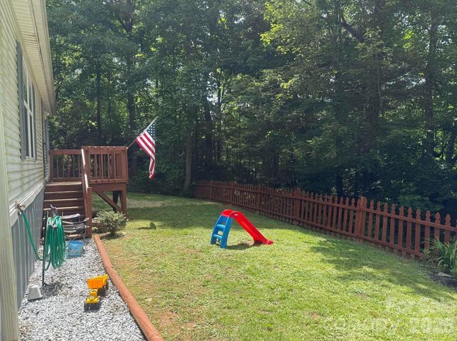 811 Turkey Pen Gap Road, Horse Shoe, NC 28742