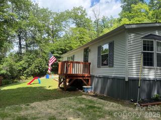 811 Turkey Pen Gap Road, Horse Shoe, NC 28742