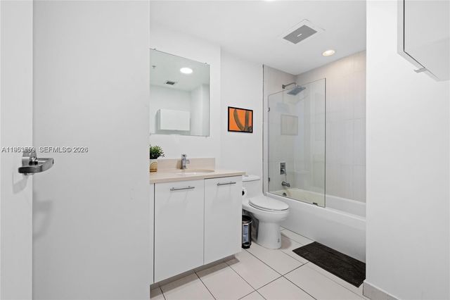 3250 NE 1st Ave 1113, Miami, FL 33137