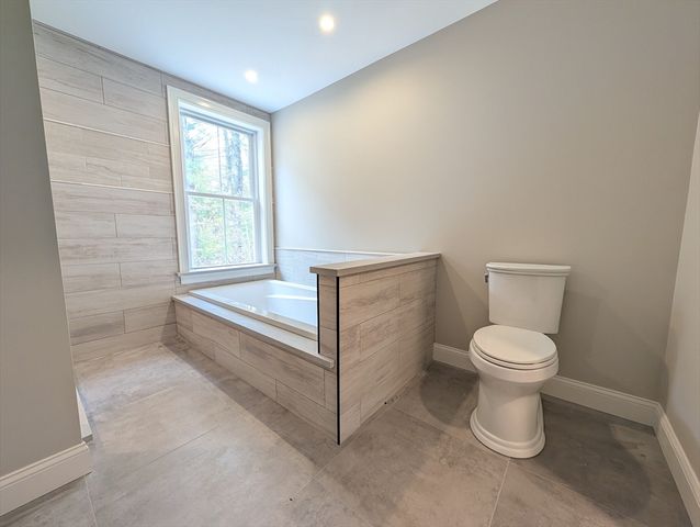 6 Station St, Kingston, MA 02364