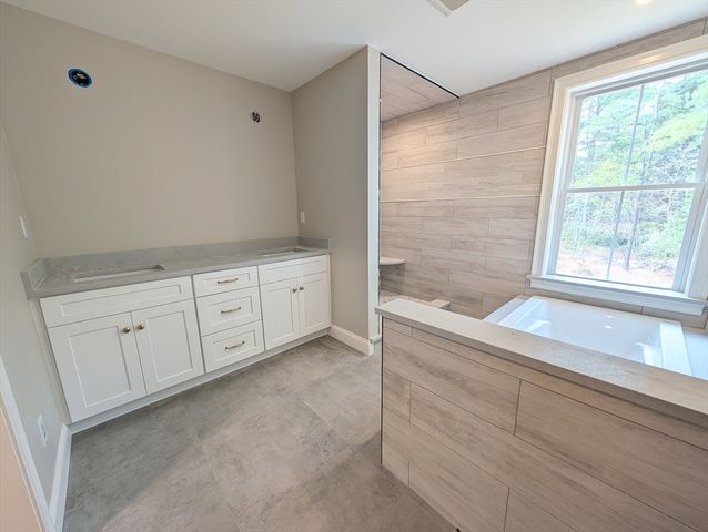 6 Station St, Kingston, MA 02364