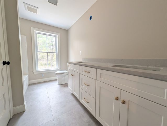 6 Station St, Kingston, MA 02364