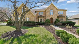 1000 Sheringham Drive, Naperville, IL 60565