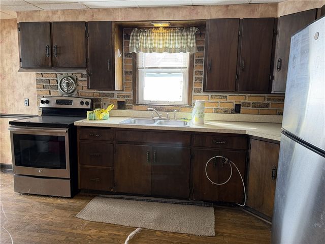 215 W Park St, Hermitage, PA 16148