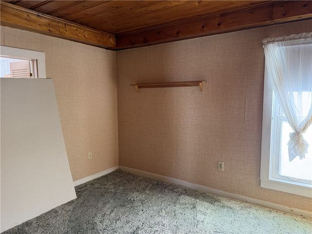 215 W Park St, Hermitage, PA 16148