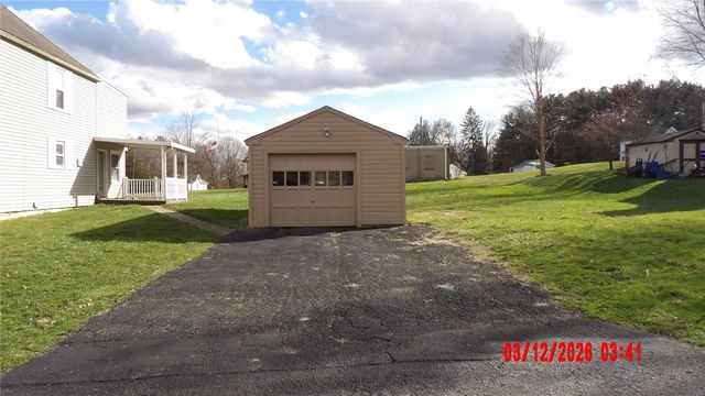 215 W Park St, Hermitage, PA 16148