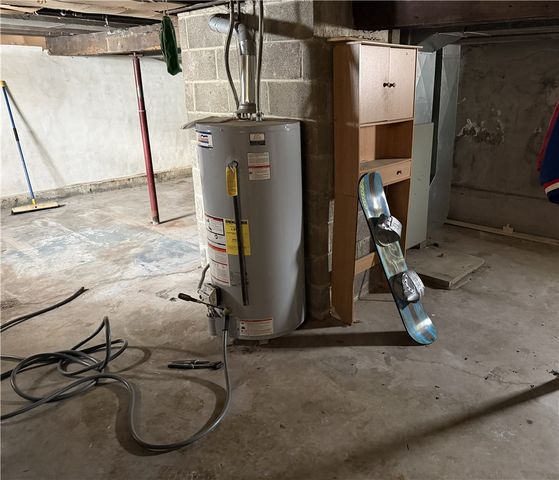 215 W Park St, Hermitage, PA 16148