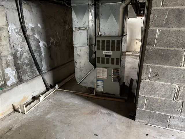 215 W Park St, Hermitage, PA 16148