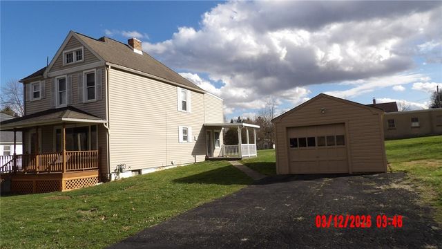 215 W Park St, Hermitage, PA 16148