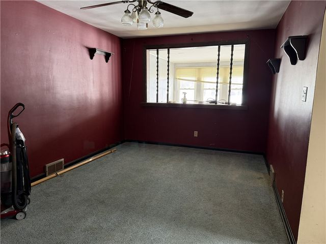 215 W Park St, Hermitage, PA 16148