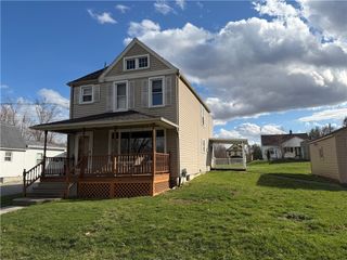 215 W Park St, Hermitage, PA 16148
