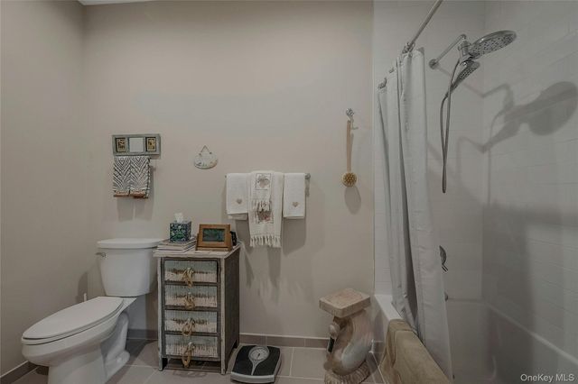 2300 Fox Hill Drive 1101, Baiting Hollow, NY 11933