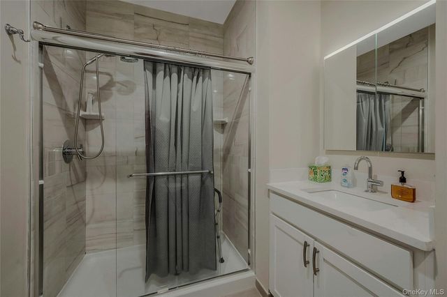 2300 Fox Hill Drive 1101, Baiting Hollow, NY 11933