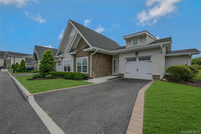 2300 Fox Hill Drive 1101, Baiting Hollow, NY 11933